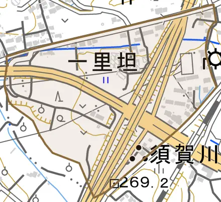 一里坦とその周辺の地図。町の範囲を重ねている