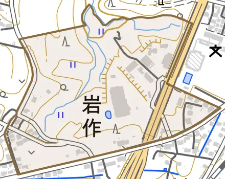 岩作とその周辺の地図。町の範囲を重ねている