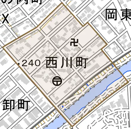 西川町とその周辺の地図。町の範囲を重ねている