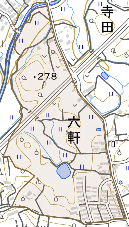六軒とその周辺の地図。町の範囲を重ねている