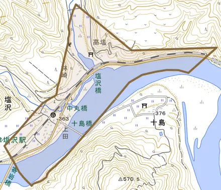 大字塩沢とその周辺の地図。町の範囲を重ねている