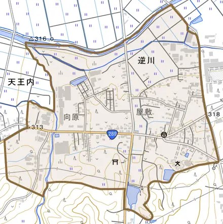 大字逆川とその周辺の地図。町の範囲を重ねている