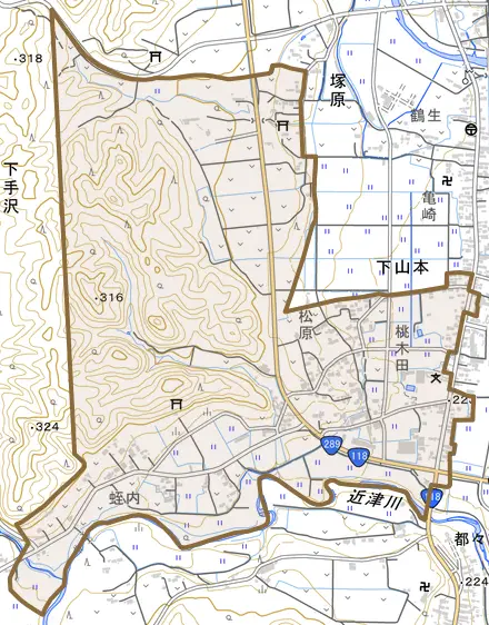 大字下山本とその周辺の地図。町の範囲を重ねている