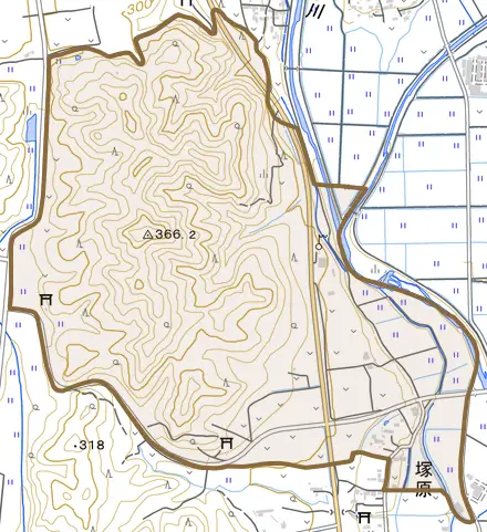 大字塚原とその周辺の地図。町の範囲を重ねている