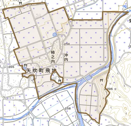 大字柿之内とその周辺の地図。町の範囲を重ねている