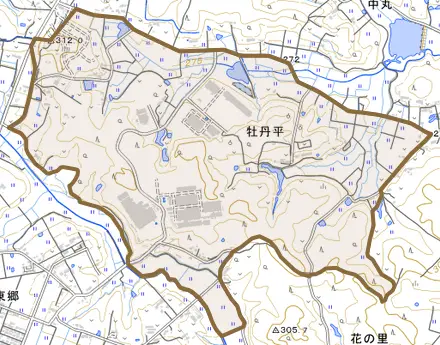 牡丹平とその周辺の地図。町の範囲を重ねている