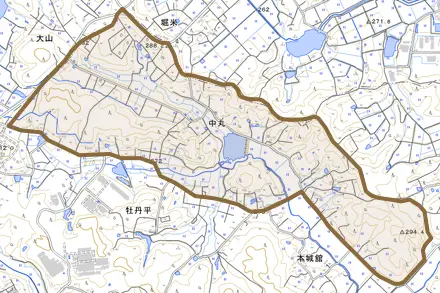 中丸とその周辺の地図。町の範囲を重ねている