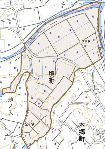 境町とその周辺の地図。町の範囲を重ねている