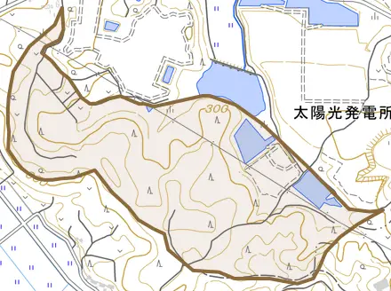 清林山とその周辺の地図。町の範囲を重ねている