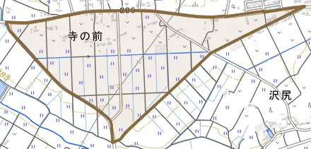 寺の前とその周辺の地図。町の範囲を重ねている
