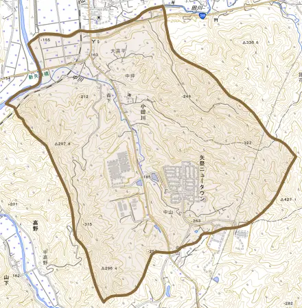 大字小田川とその周辺の地図。町の範囲を重ねている