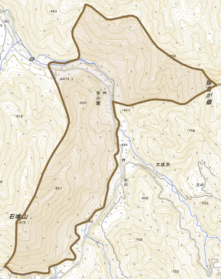 大字芋小屋とその周辺の地図。町の範囲を重ねている