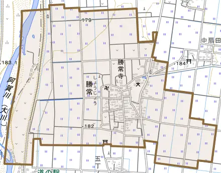 大字勝常とその周辺の地図。町の範囲を重ねている