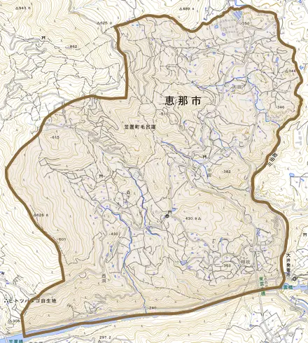 笠置町毛呂窪とその周辺の地図。町の範囲を重ねている