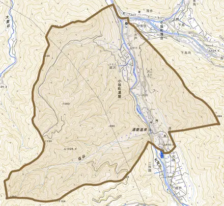 小坂町湯屋とその周辺の地図。町の範囲を重ねている