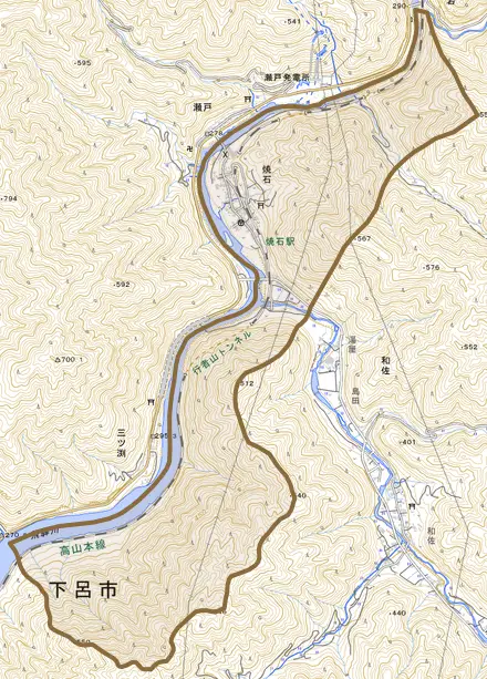 焼石とその周辺の地図。町の範囲を重ねている