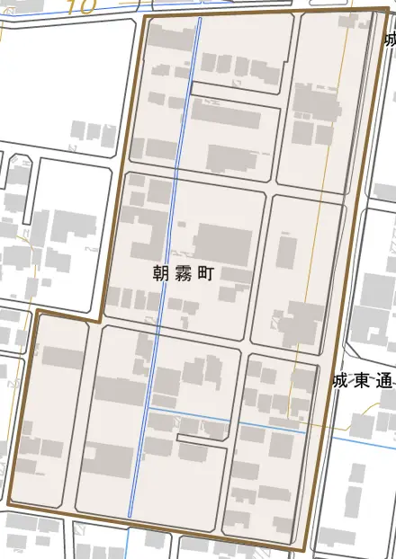 朝霧町とその周辺の地図。町の範囲を重ねている