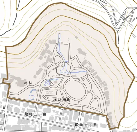 梅林とその周辺の地図。町の範囲を重ねている