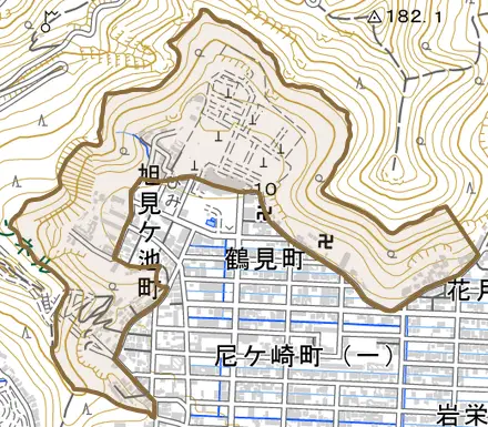 上加納山とその周辺の地図。町の範囲を重ねている