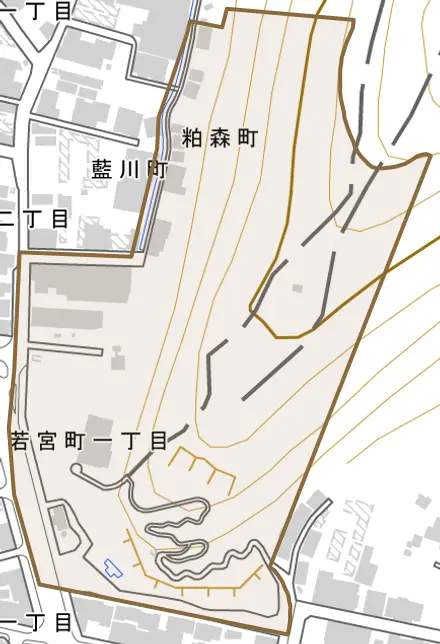 粕森町とその周辺の地図。町の範囲を重ねている