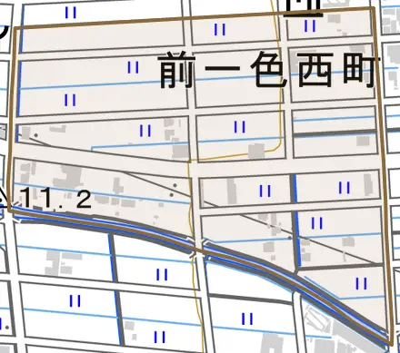 前一色西町とその周辺の地図。町の範囲を重ねている