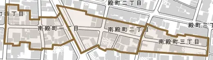 南殿町とその周辺の地図。町の範囲を重ねている