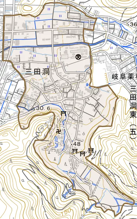 三田洞とその周辺の地図。町の範囲を重ねている
