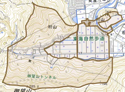 村山とその周辺の地図。町の範囲を重ねている