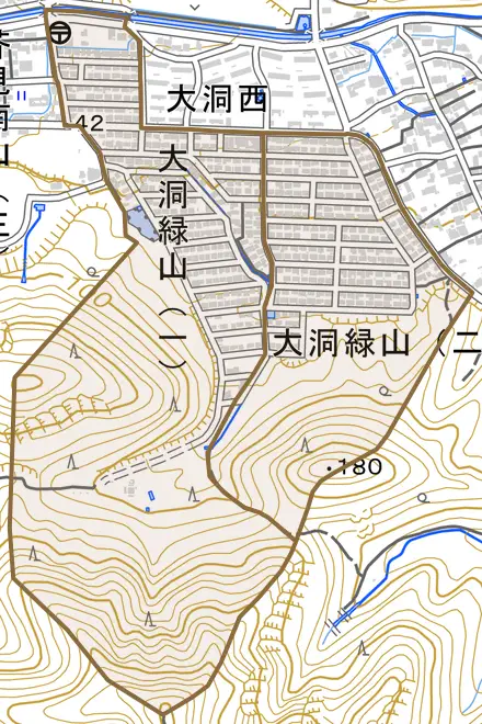 大洞緑山とその周辺の地図。町の範囲を重ねている