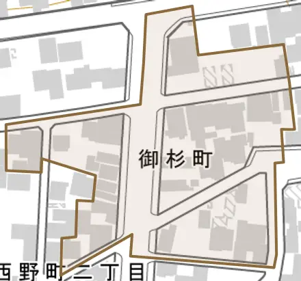 御杉町とその周辺の地図。町の範囲を重ねている