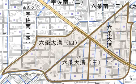 六条大溝とその周辺の地図。町の範囲を重ねている
