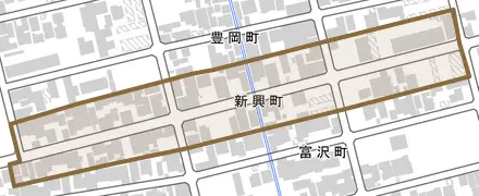 新興町とその周辺の地図。町の範囲を重ねている