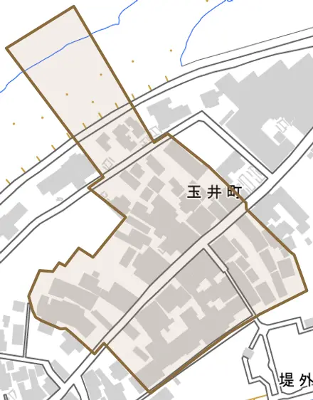 玉井町とその周辺の地図。町の範囲を重ねている