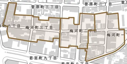 梅河町とその周辺の地図。町の範囲を重ねている