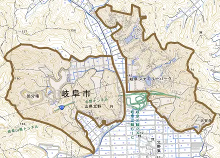 山県北野とその周辺の地図。町の範囲を重ねている