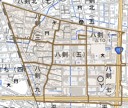 八剣とその周辺の地図。町の範囲を重ねている
