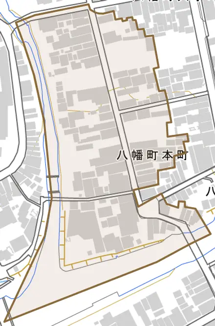八幡町本町とその周辺の地図。町の範囲を重ねている