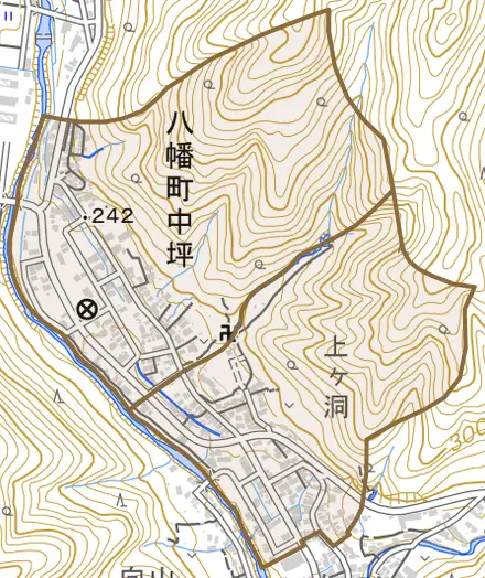 八幡町中坪とその周辺の地図。町の範囲を重ねている