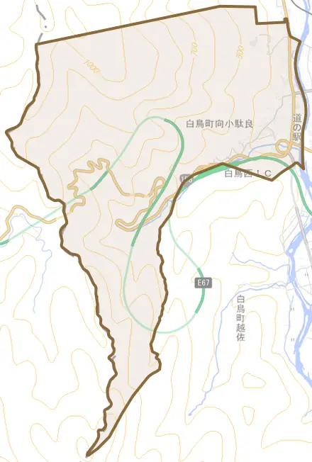 白鳥町向小駄良とその周辺の地図。町の範囲を重ねている