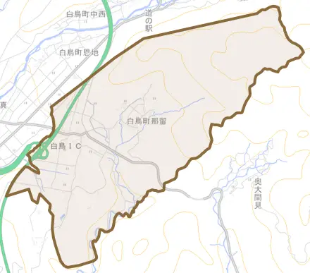 白鳥町那留とその周辺の地図。町の範囲を重ねている