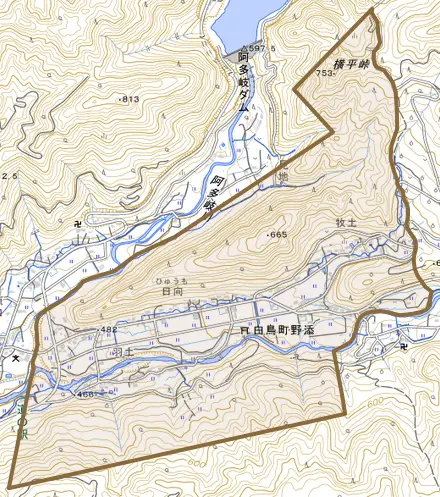 白鳥町野添とその周辺の地図。町の範囲を重ねている