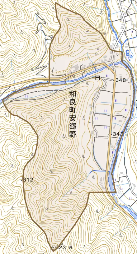 和良町安郷野とその周辺の地図。町の範囲を重ねている