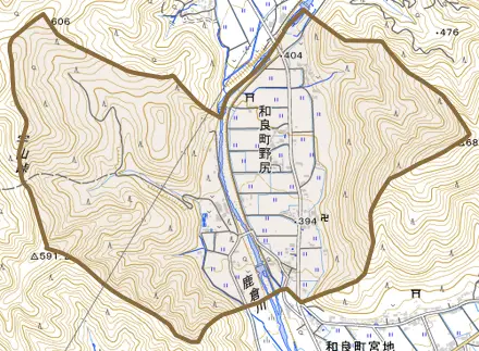和良町野尻とその周辺の地図。町の範囲を重ねている