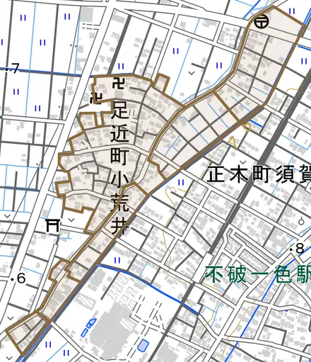 足近町小荒井とその周辺の地図。町の範囲を重ねている