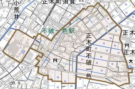 正木町不破一色とその周辺の地図。町の範囲を重ねている