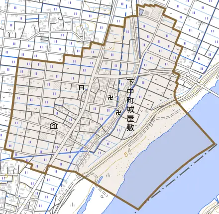 下中町城屋敷とその周辺の地図。町の範囲を重ねている