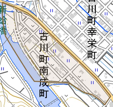 古川町南成町とその周辺の地図。町の範囲を重ねている
