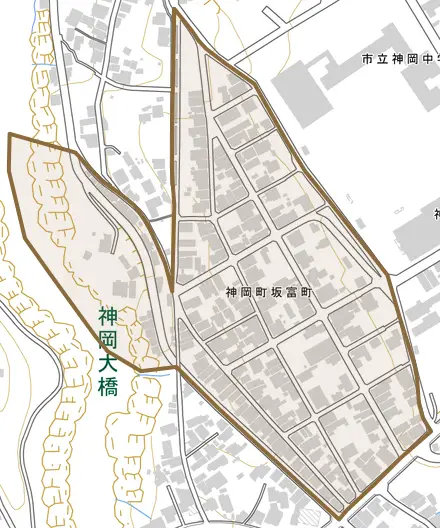 神岡町坂富町とその周辺の地図。町の範囲を重ねている
