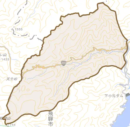河合町天生とその周辺の地図。町の範囲を重ねている