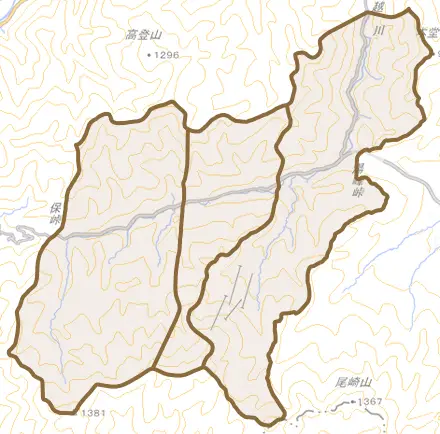 河合町稲越とその周辺の地図。町の範囲を重ねている